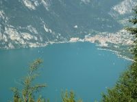 Riva del Garda - widok z platformy na zboczu Monte Baldo.